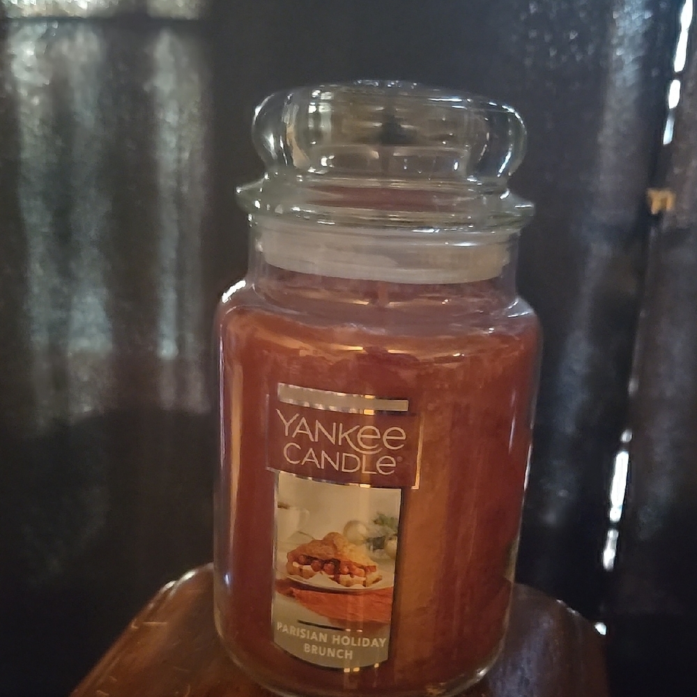 Yankee Candle Parisian Holiday Brunch Jar Candle - Brown